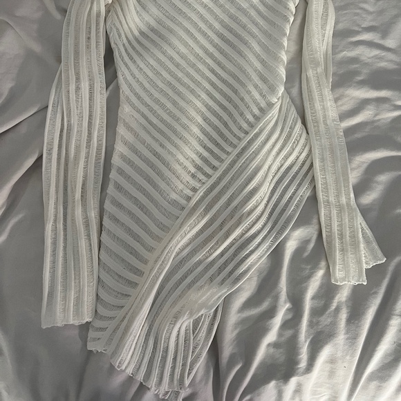 Off the shoulder asymmetrical sweater - Picture 2 of 3